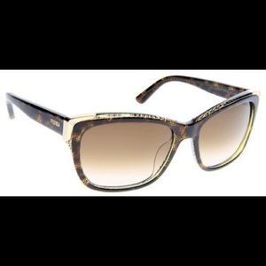 Fendi sunglasses Style FS5212 color Havana.